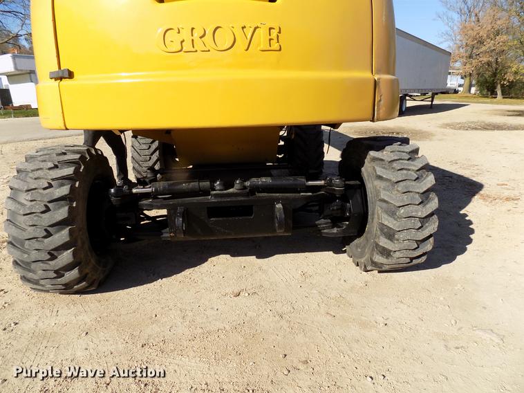 image for item EE9272 1999 Grove MZ72DXT boom lift