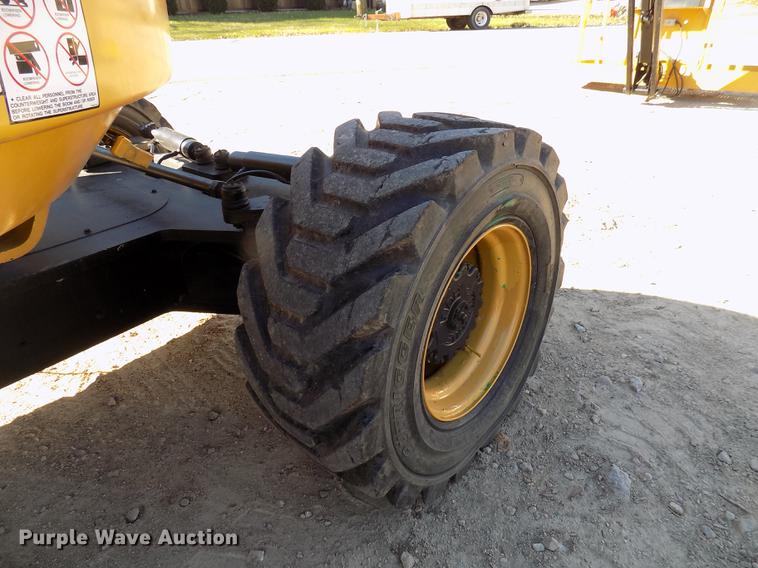 image for item EE9272 1999 Grove MZ72DXT boom lift