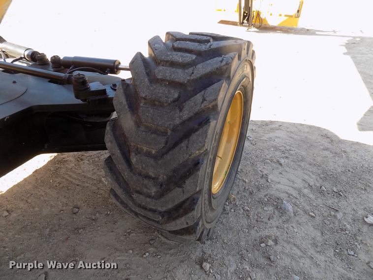 image for item EE9272 1999 Grove MZ72DXT boom lift