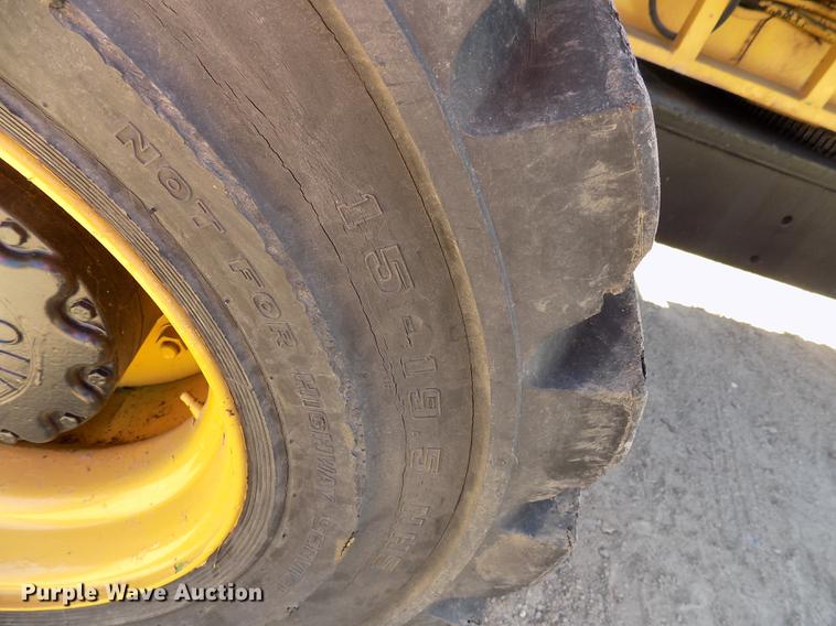 image for item EE9272 1999 Grove MZ72DXT boom lift