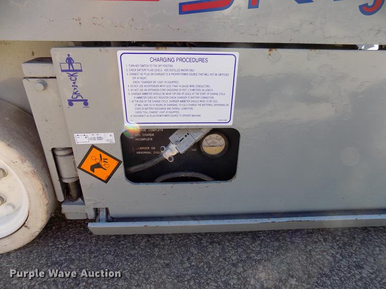 image for item EE9277 2000 Sky Jack SJIII 3219 scissor lift