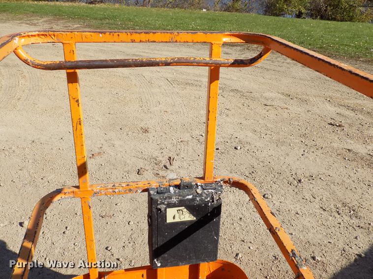 image for item EE9284 2000 JLG 601S boom lift