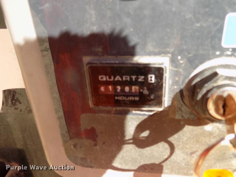 image for item EE9284 2000 JLG 601S boom lift