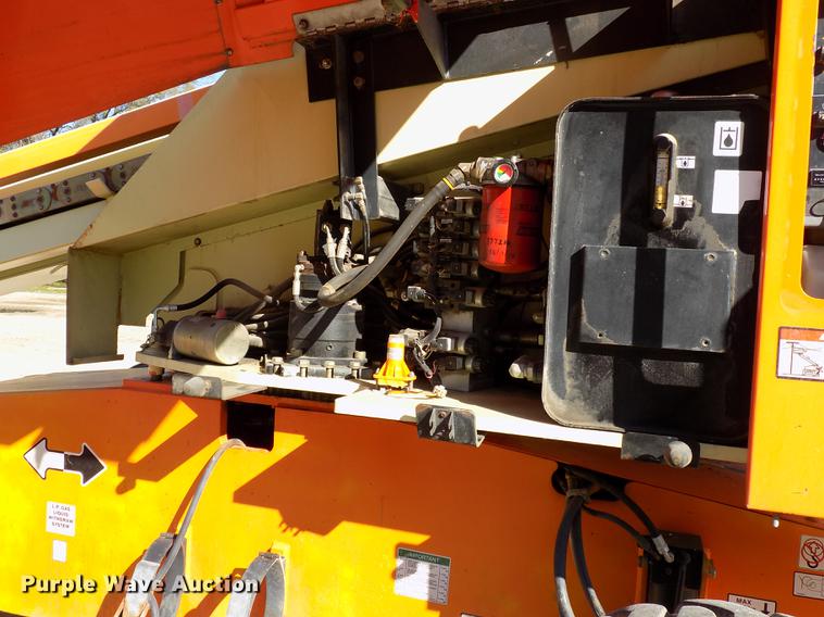 image for item EE9284 2000 JLG 601S boom lift