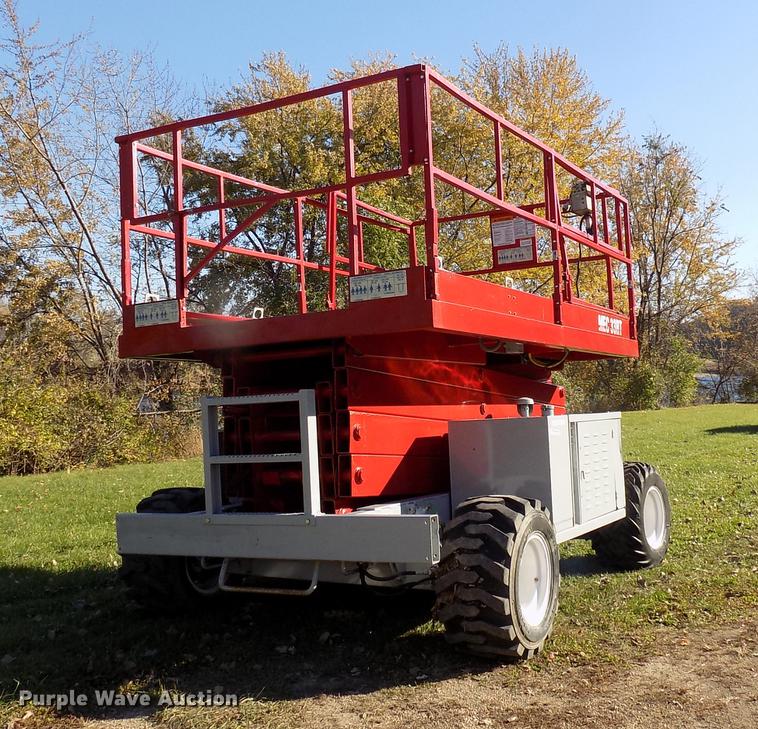 image for item EE9287 1996 Mec 33RT rough terrain scissor lift