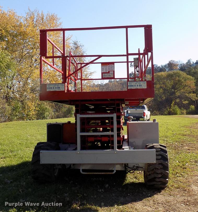 image for item EE9287 1996 Mec 33RT rough terrain scissor lift