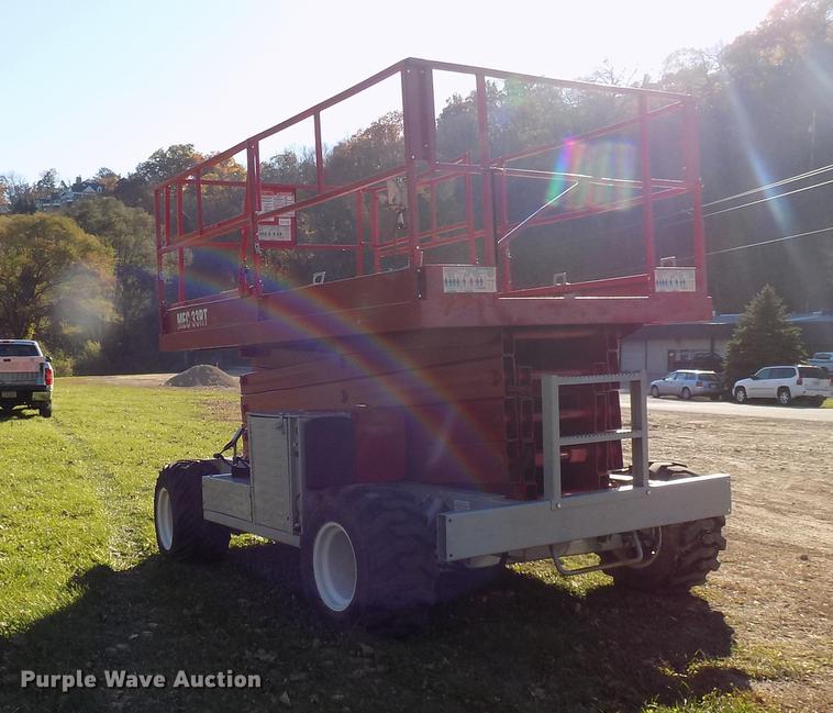 image for item EE9287 1996 Mec 33RT rough terrain scissor lift