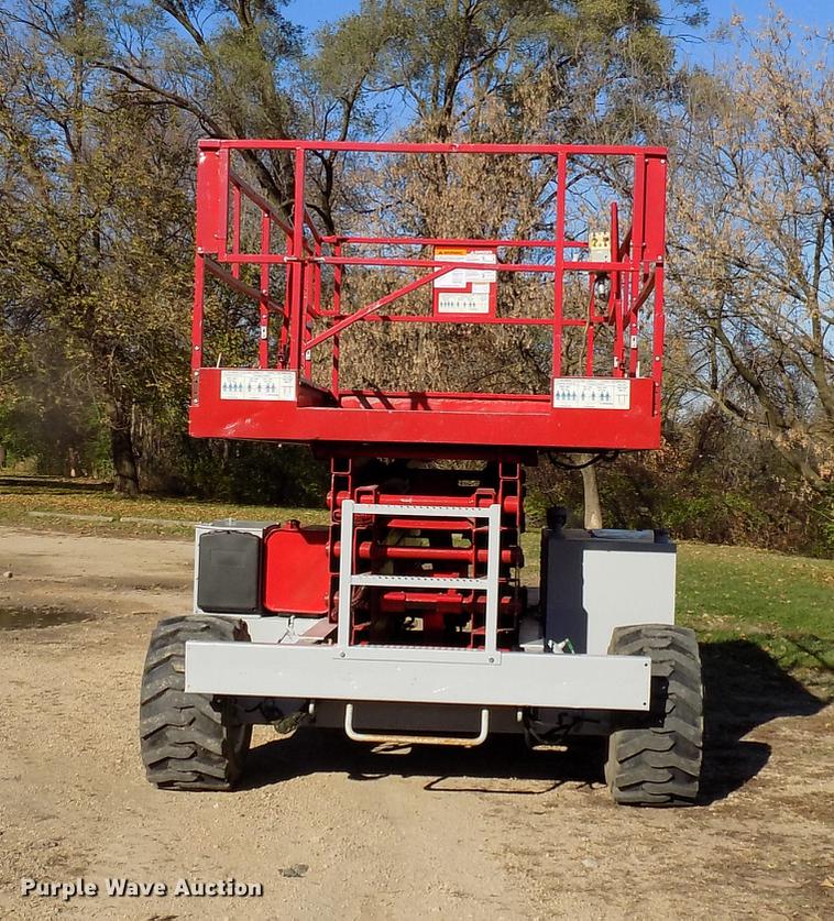 image for item EE9287 1996 Mec 33RT rough terrain scissor lift