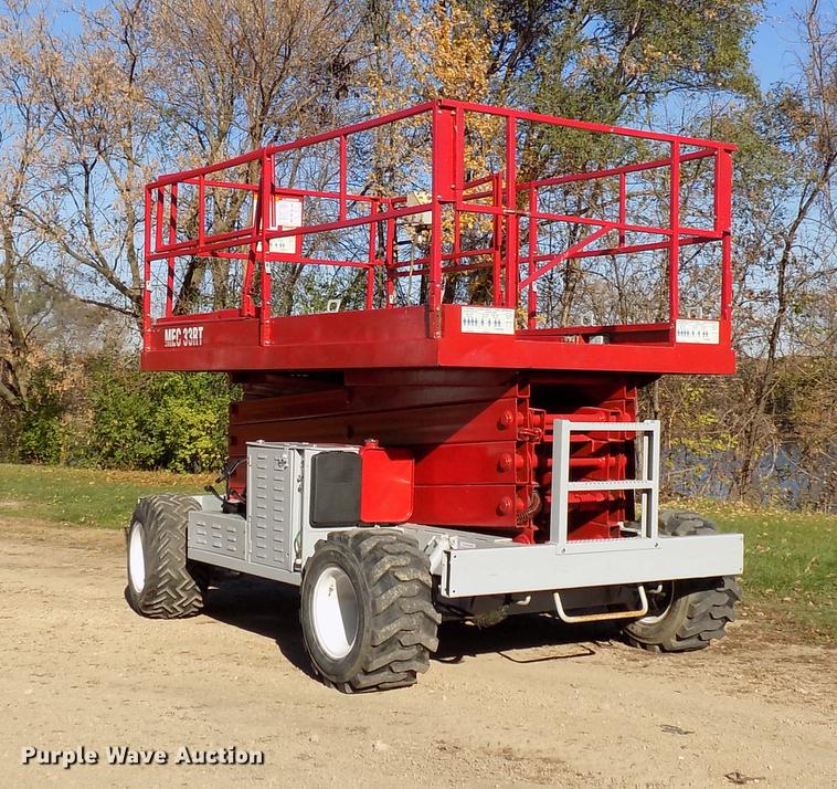 image for item EE9287 1996 Mec 33RT rough terrain scissor lift