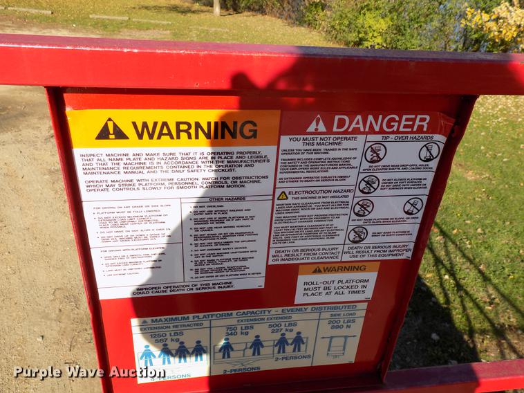 image for item EE9287 1996 Mec 33RT rough terrain scissor lift