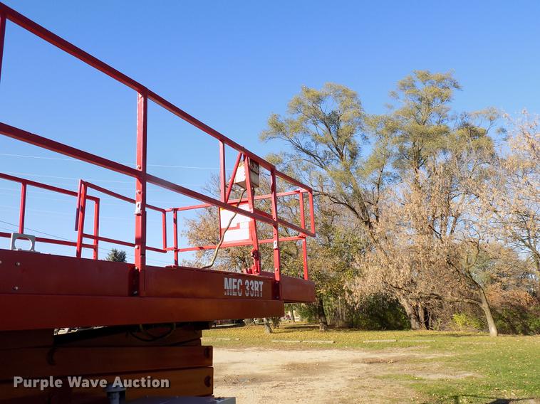 image for item EE9287 1996 Mec 33RT rough terrain scissor lift