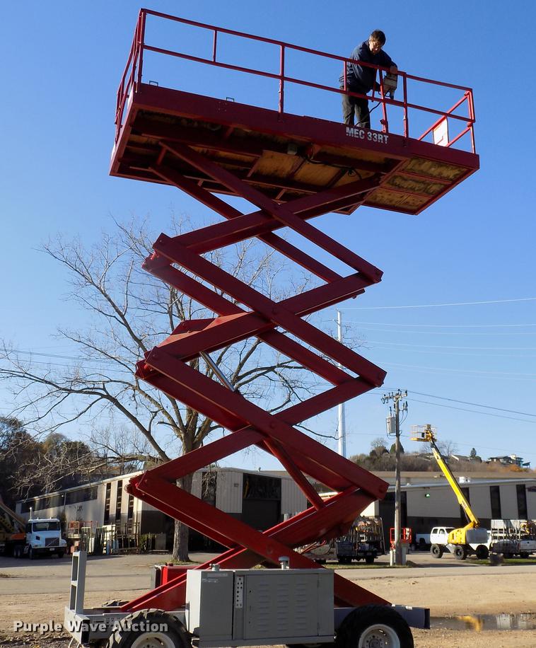 image for item EE9287 1996 Mec 33RT rough terrain scissor lift