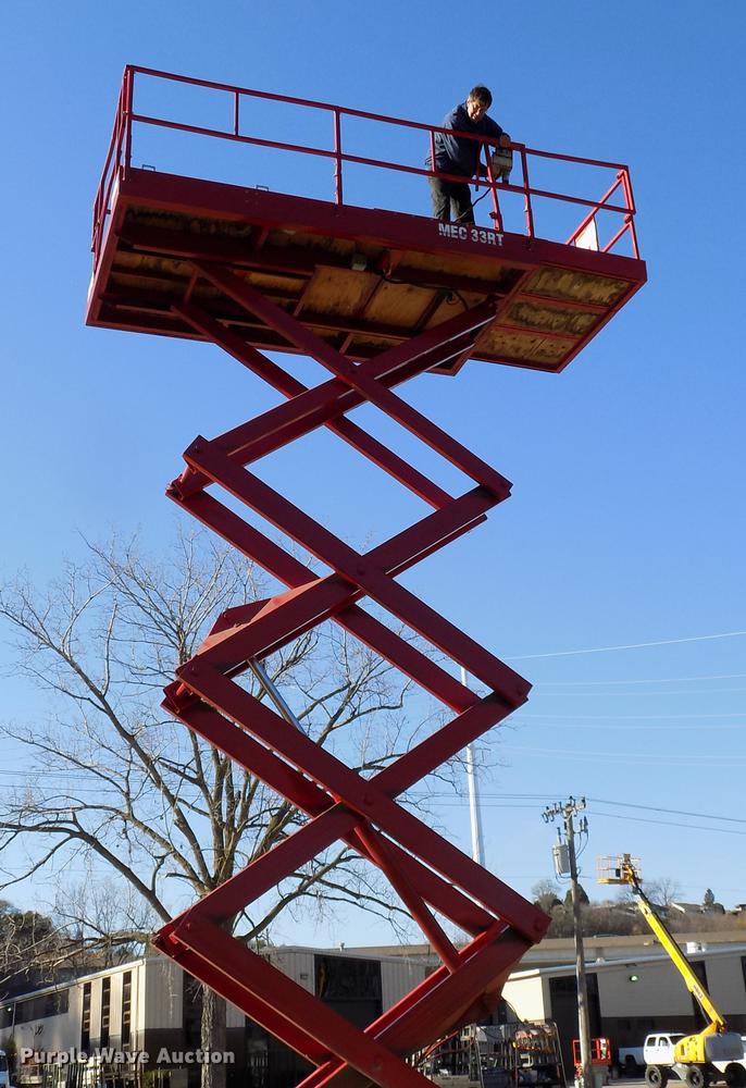 image for item EE9287 1996 Mec 33RT rough terrain scissor lift