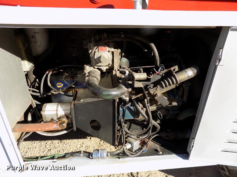 image for item EE9287 1996 Mec 33RT rough terrain scissor lift