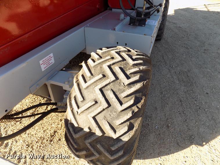 image for item EE9287 1996 Mec 33RT rough terrain scissor lift