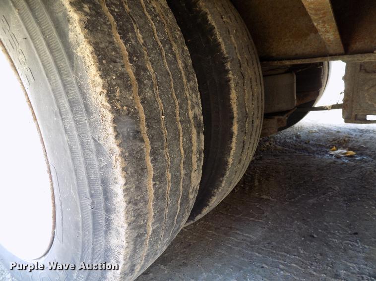 image for item EE9313 1992 Muv-All 4860FTD  double drop deck equipment trailer