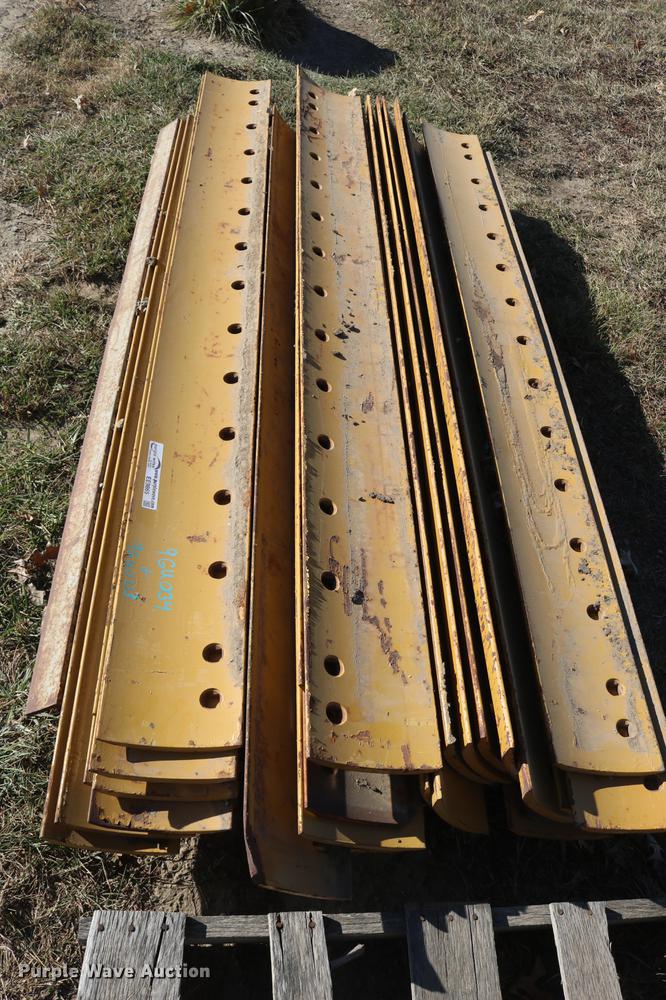 (54) Motor grader cutting edges in Topeka, KS Item EE9865 sold