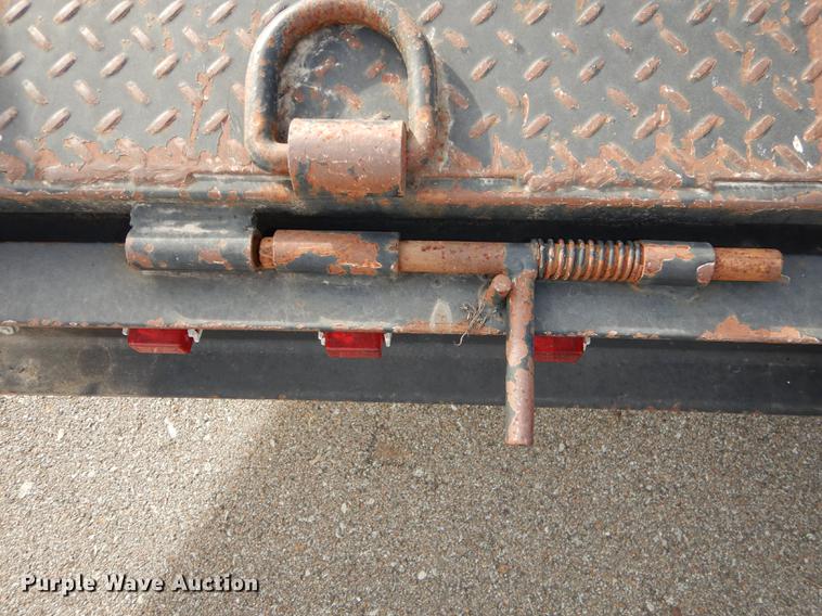 image for item J5616 2007 Bohnert equipment trailer