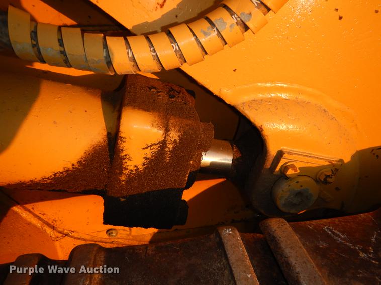 image for item K5785 1976 Caterpillar 955L track loader