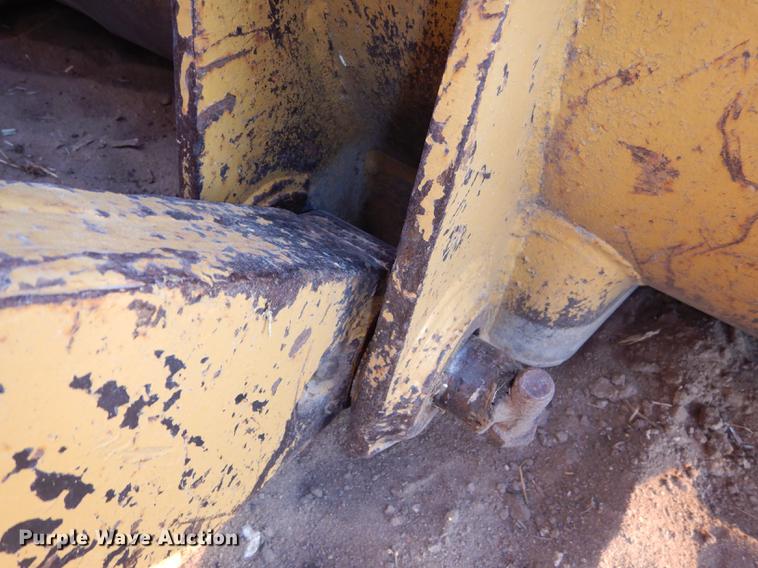 image for item K5785 1976 Caterpillar 955L track loader