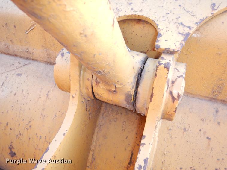 image for item K5785 1976 Caterpillar 955L track loader