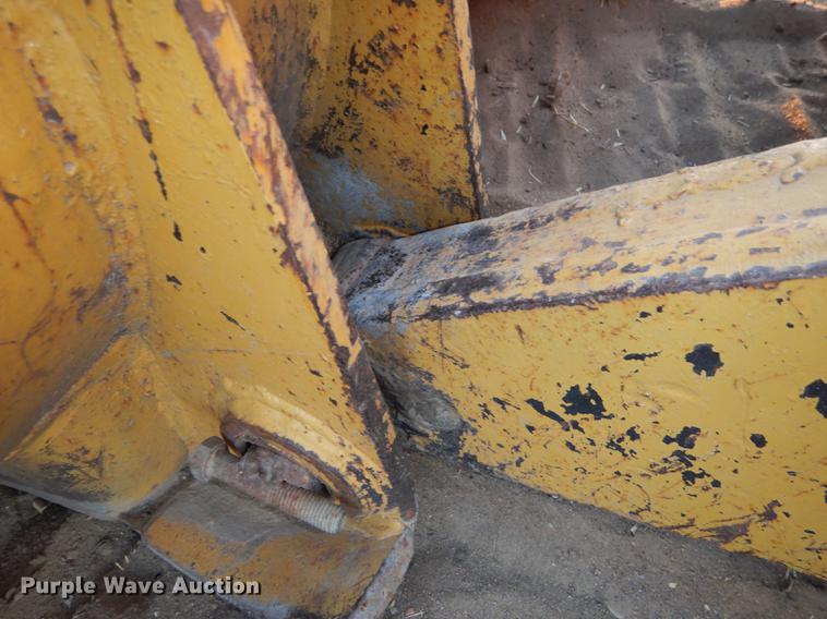 image for item K5785 1976 Caterpillar 955L track loader