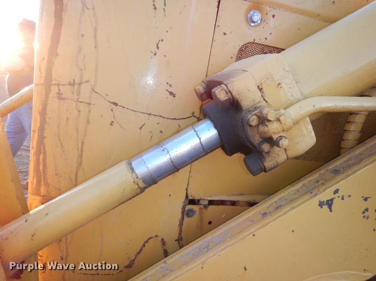 image for item K5785 1976 Caterpillar 955L track loader