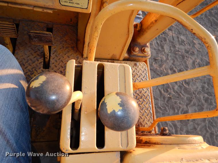 image for item K5785 1976 Caterpillar 955L track loader