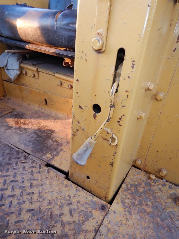 image for item K5785 1976 Caterpillar 955L track loader