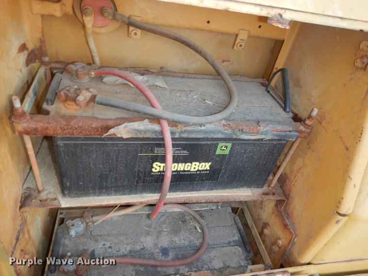 image for item K5785 1976 Caterpillar 955L track loader