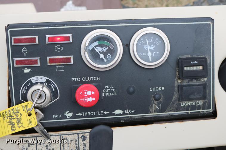 image for item AZ9326 Grasshopper 321D lawn mower