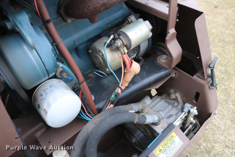 image for item AZ9326 Grasshopper 321D lawn mower