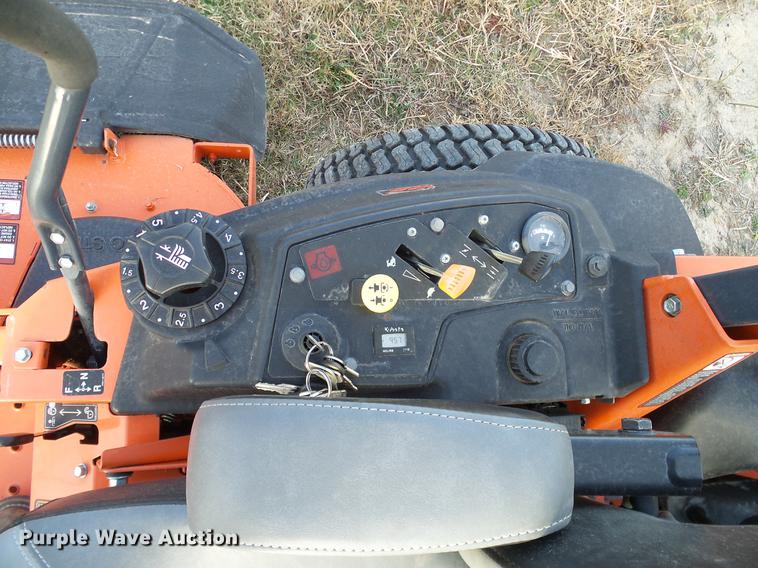 image for item AZ9334 2014 Kubota Z725KH lawn mower