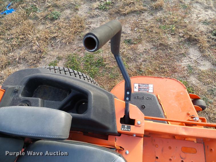 image for item AZ9334 2014 Kubota Z725KH lawn mower