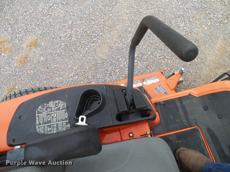 image for item AZ9339 2007 Kubota ZD326 lawn mower
