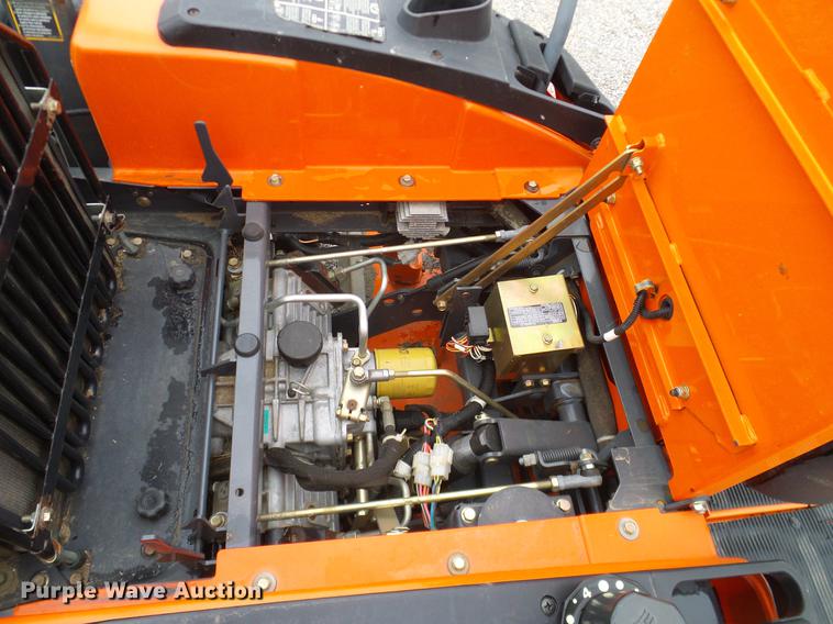image for item AZ9339 2007 Kubota ZD326 lawn mower