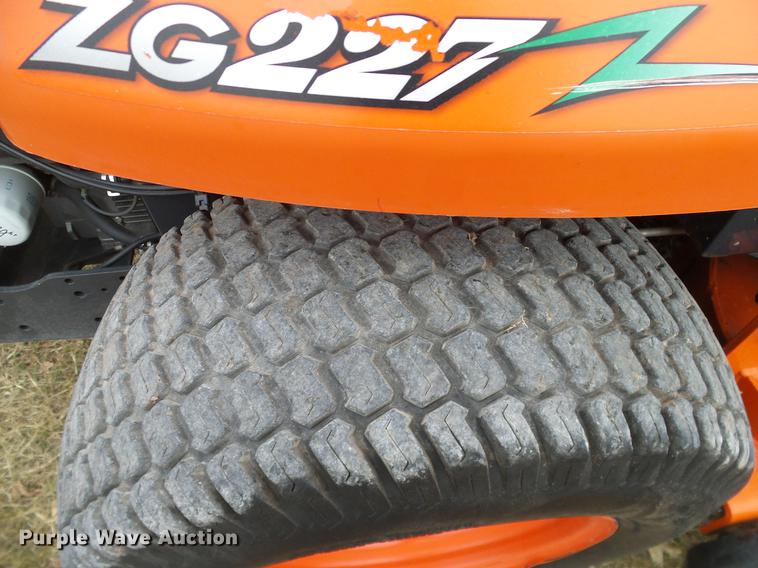 image for item AZ9346 Kubota ZG227 lawn mower