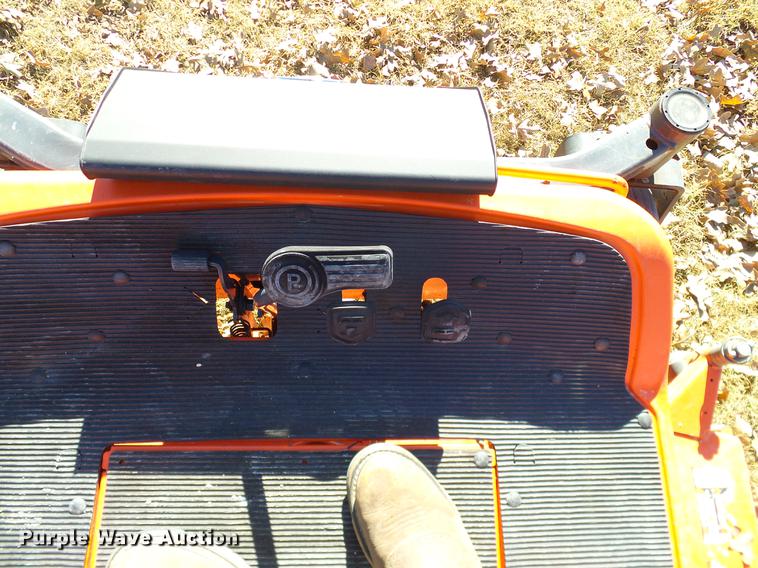 image for item AZ9348 Kubota ZD326 lawn mower