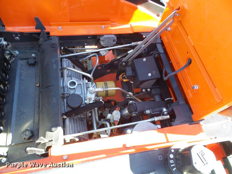 image for item AZ9348 Kubota ZD326 lawn mower