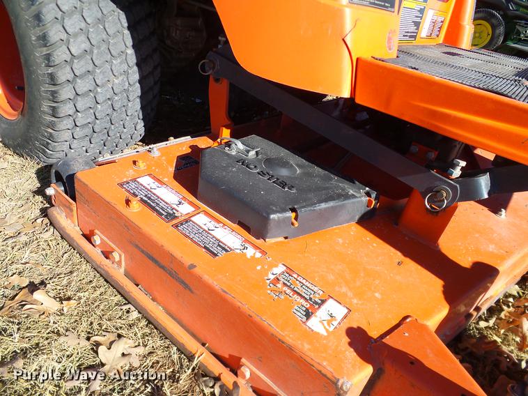 image for item AZ9348 Kubota ZD326 lawn mower