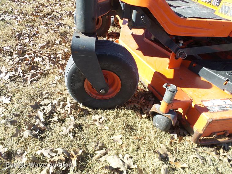 image for item AZ9348 Kubota ZD326 lawn mower