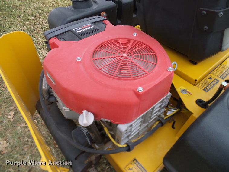 image for item AZ9349 Hustler FasTrak lawn mower