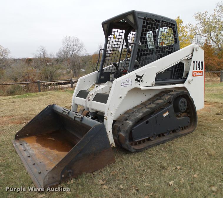 image for item DA6998 2007 Bobcat T140 skid steer