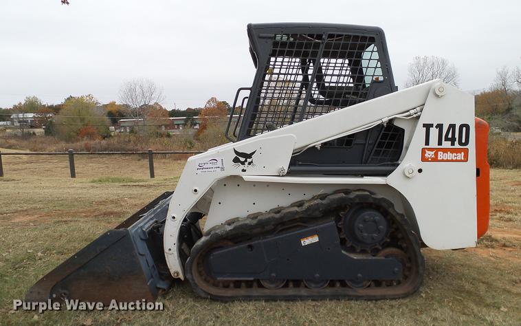 image for item DA6998 2007 Bobcat T140 skid steer