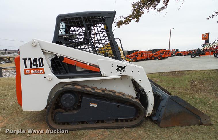 image for item DA6998 2007 Bobcat T140 skid steer