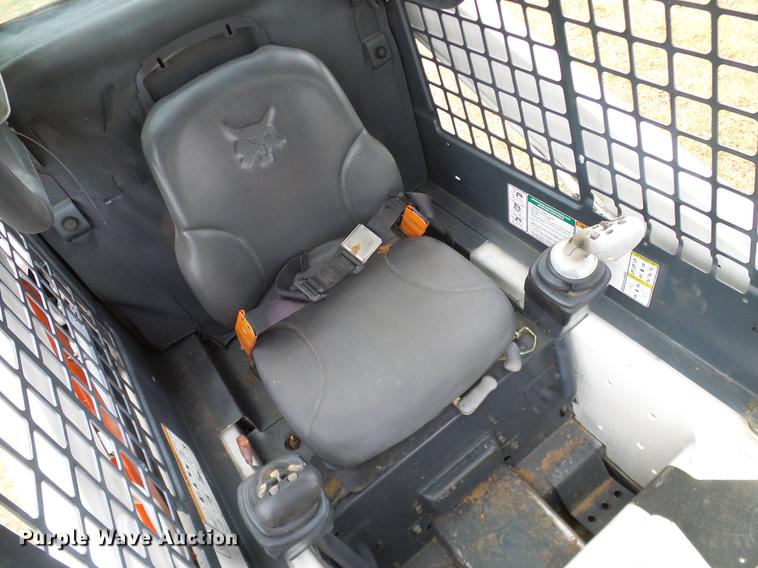 image for item DA6998 2007 Bobcat T140 skid steer
