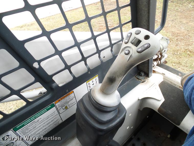 image for item DA6998 2007 Bobcat T140 skid steer