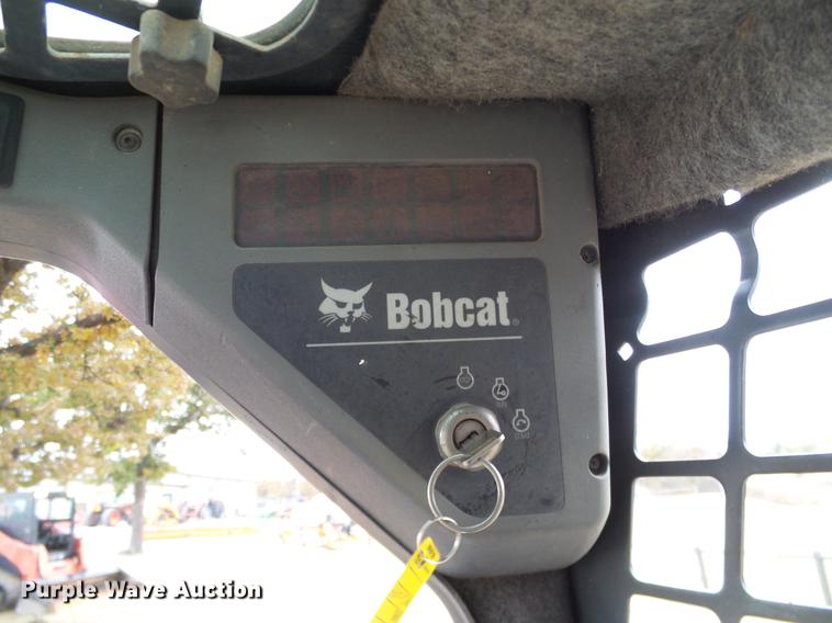 image for item DA6998 2007 Bobcat T140 skid steer