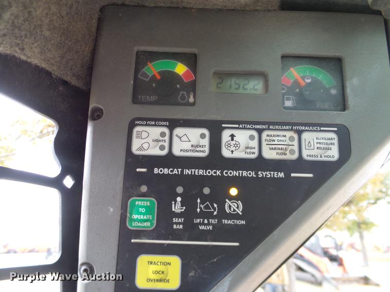 image for item DA6998 2007 Bobcat T140 skid steer