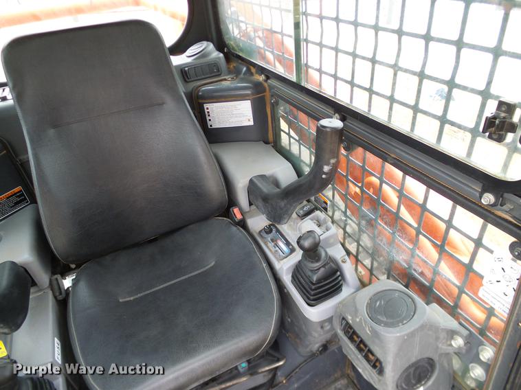 image for item DA6999 2014 Kubota SVL90-2 skid steer